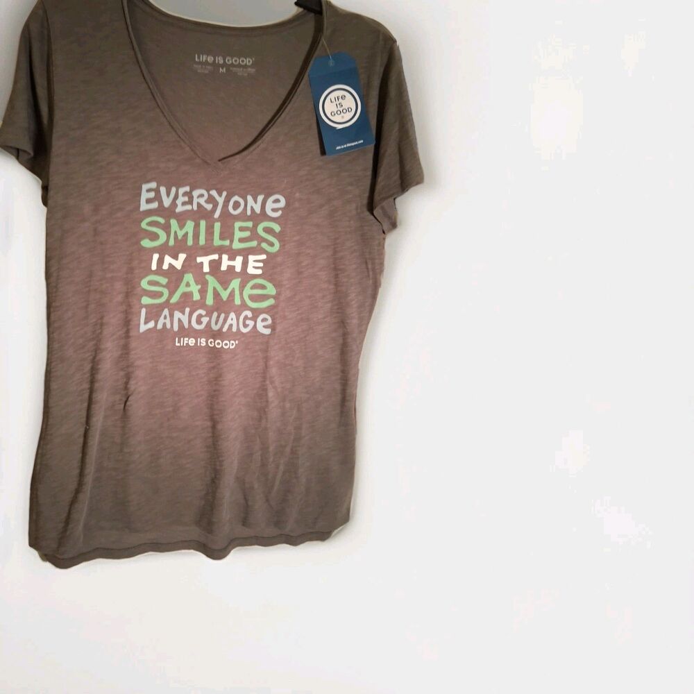 Life Is Good Shirt NWT Medium Everyone Smiles In The Same Language